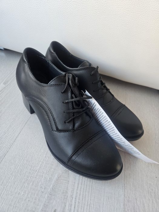 Нови обувки от ест. кожа