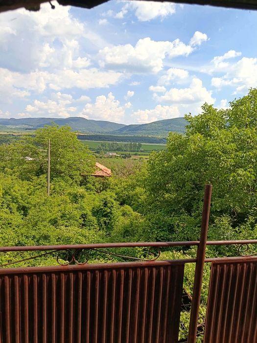 Двуетажна вила Драката