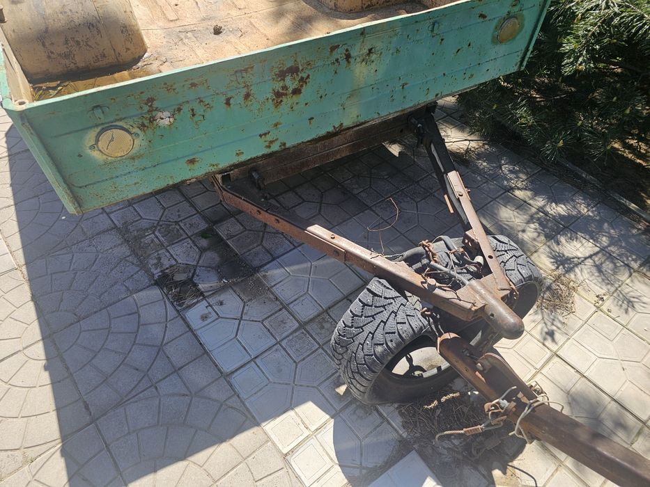 Автомобильный прицеп.