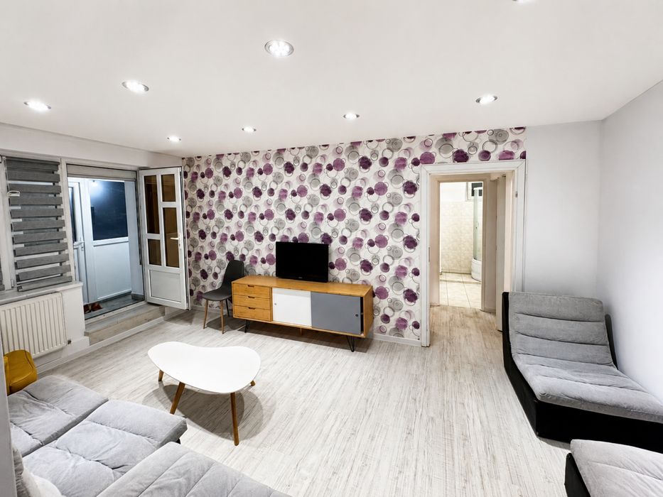 Chirie apartament 3 camere nord / direct proprietar / apartament cu gradina si 2 intrari / Aleea Scorusului