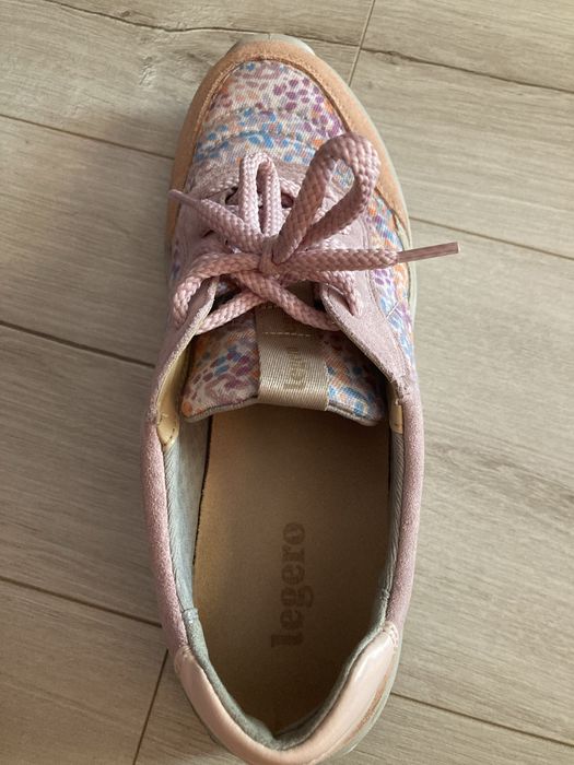 Дамски спортни обувки Legero