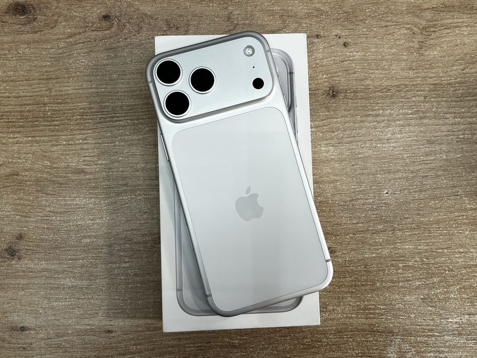 iPhone 17 Pro Max 256GB с Гаранция на 1 цикъл