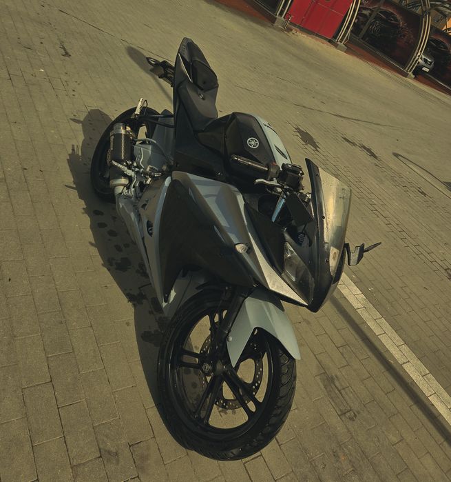 Yamaha YZF 125 r