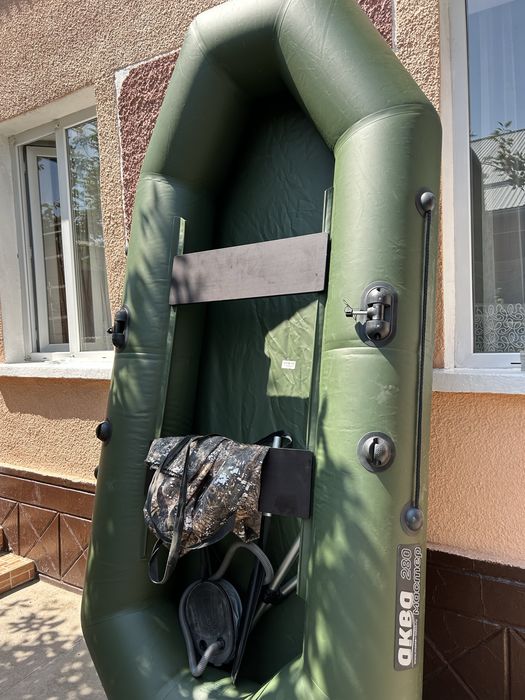 Лодка.      в       комплекте        новая    Без.        Пробега.