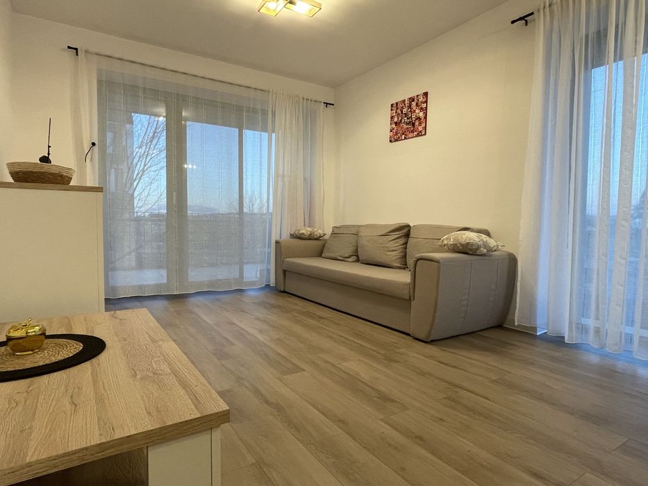 Inchiriez apartament 2 camere The Lake Home