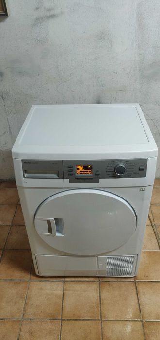 Uscator de rufe / haine ElectraBergenz de 7 kg cu pompa