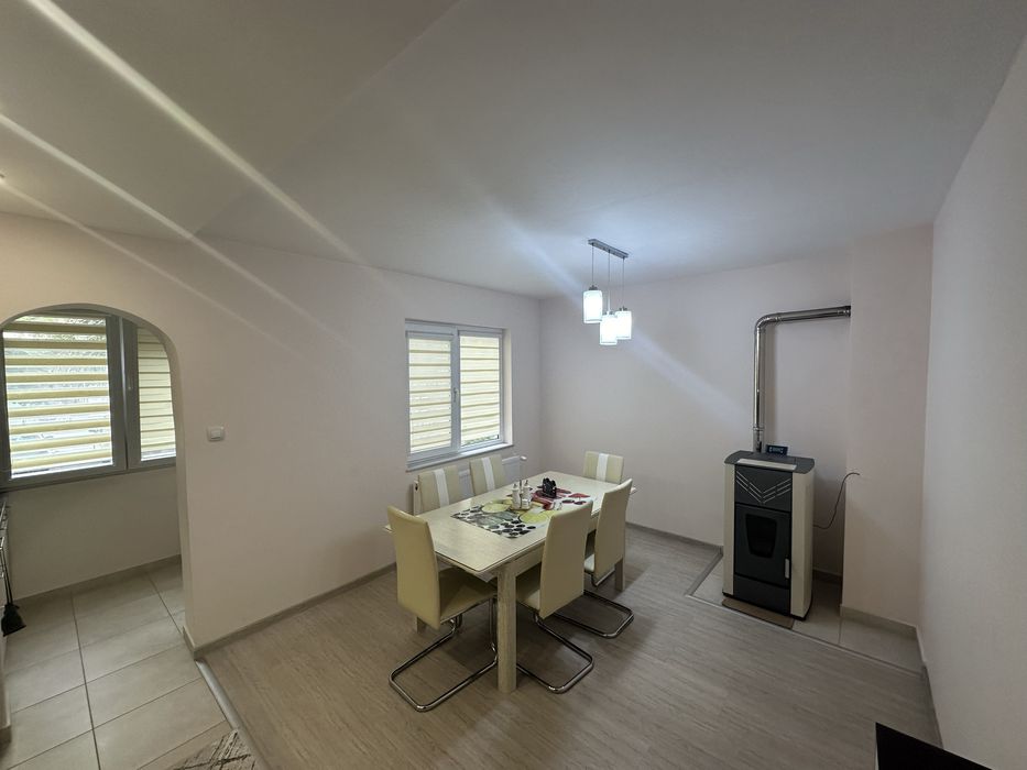 Продава се Тристаен апартамент в Пловдив, Южен - 93 кв.м за 1489 €/кв.м - Снимка #2