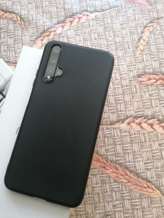 Продавам Huawei nova 5T