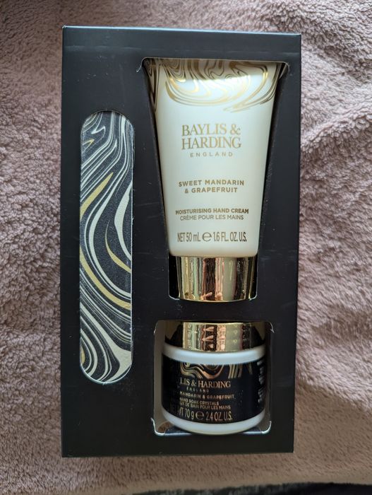 Подаръчен комплект за луксозен маникюр Baylis & Harding Sweet Mandarin & Grapefruit