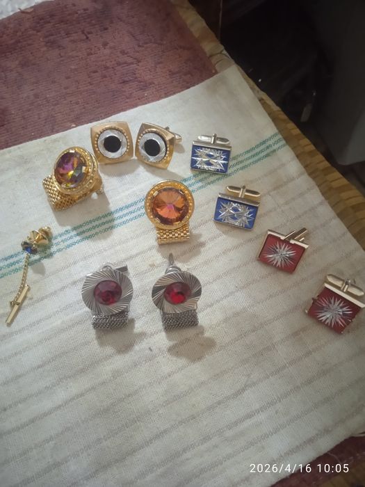 Афганские запонки, новые, очень красивые и переливаются,