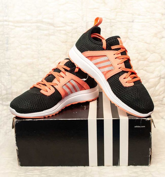 Маратонки Adidas номер 36