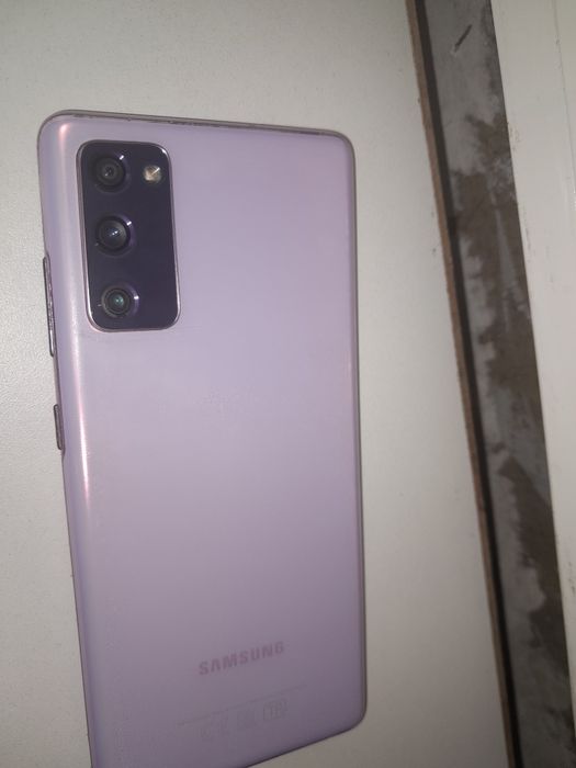 S20fe 128gb.        .