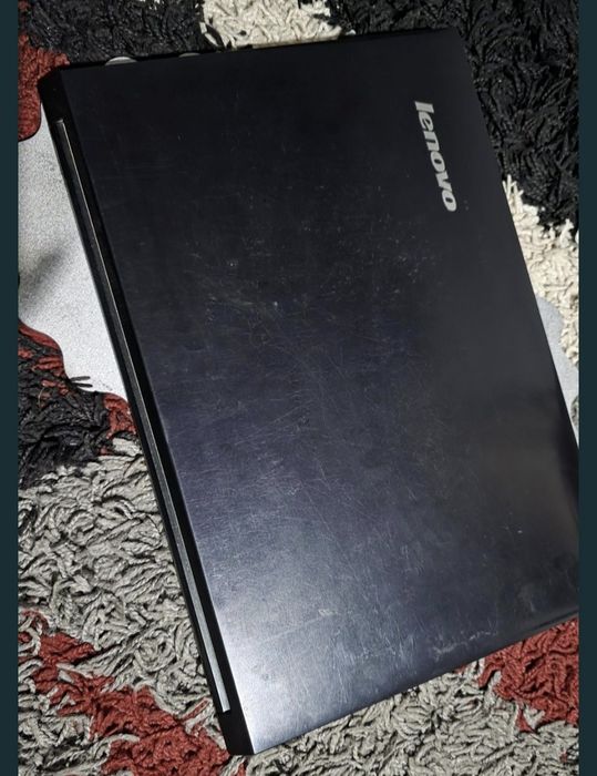 Ноутбук Lenovo продаётся