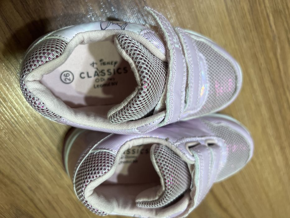 Продам кроссовки “Bambi” !!!