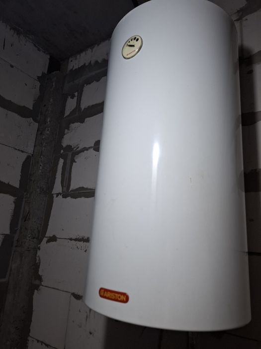 Продам Бойлер Ariston