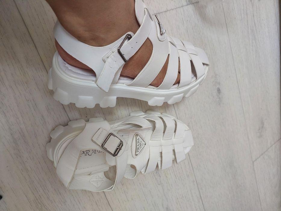 Продам басаножки новые яркие