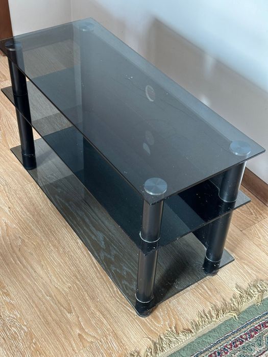 Стеклянный столик