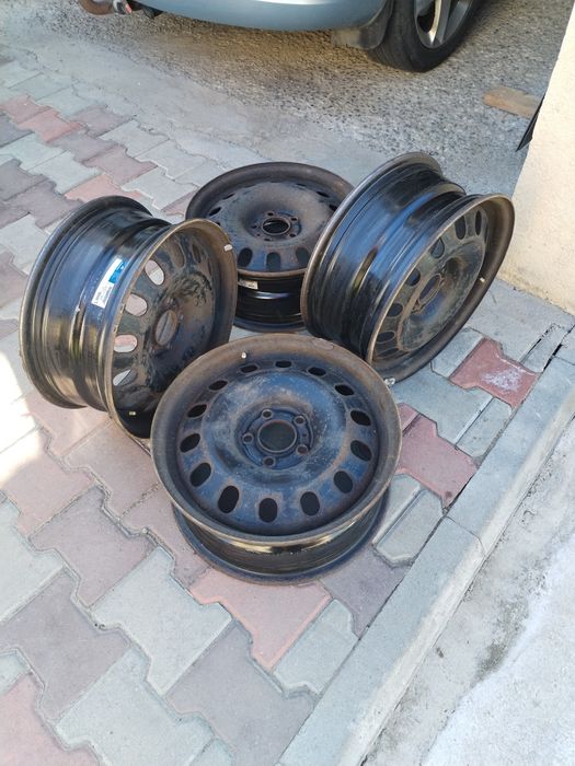 Patru jante de tabla 205/60/16/ pentru Peugeot 407 de vânzare