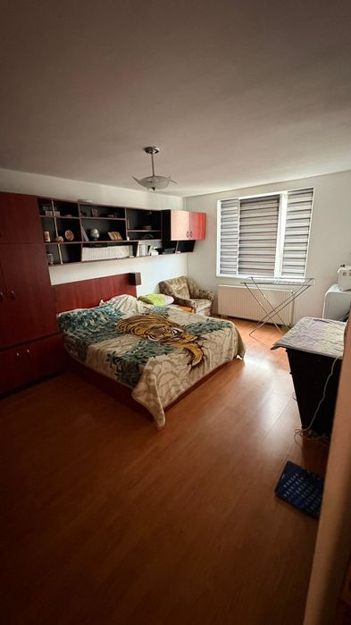 Apartament cu 2 camere de închiriat