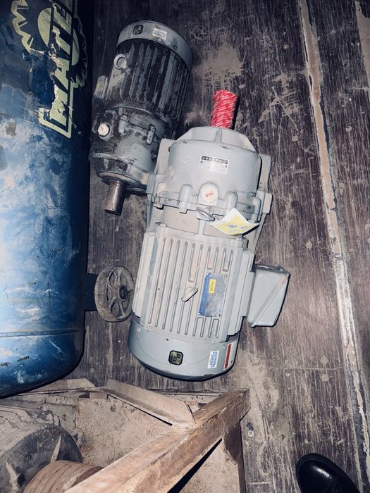 Редутор с двигателем