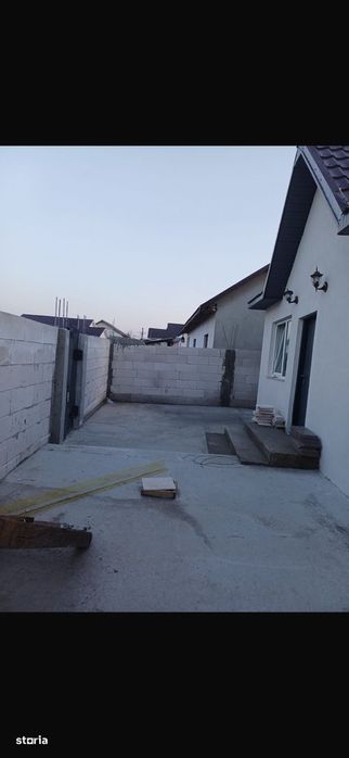 Casă cu 2 camere, Navodari