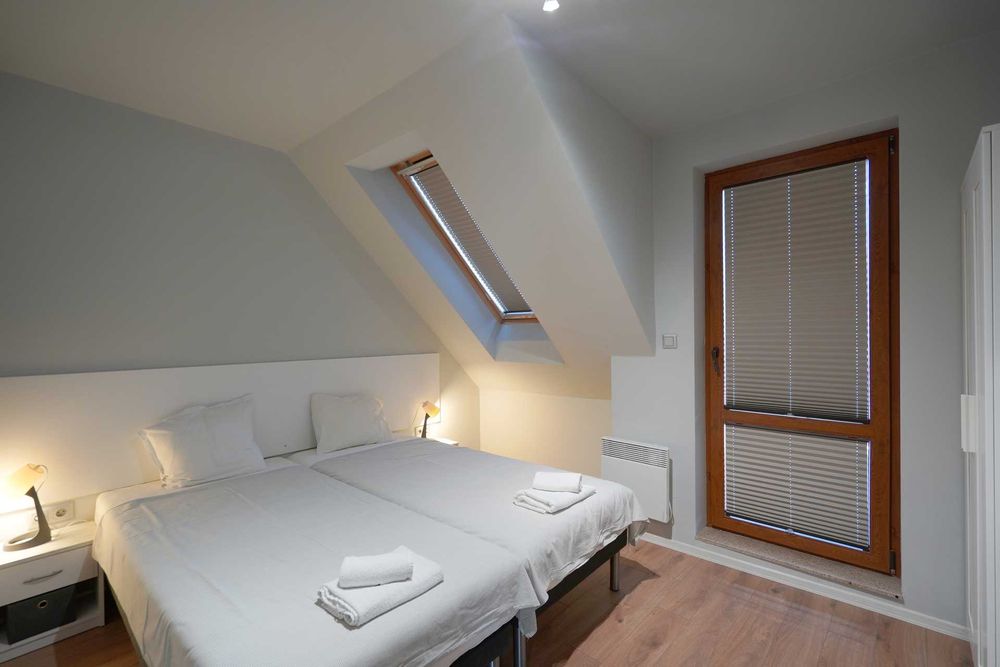 Дава се под наем Тристаен апартамент в Варна, Зимно кино Тракия - 134 кв.м за 999 € - Снимка #14