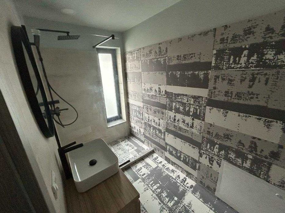 PROPRIETAR  ofer spre vanzare  CASA ,3 CAMERE pe Aleea Olteni -SMEURA