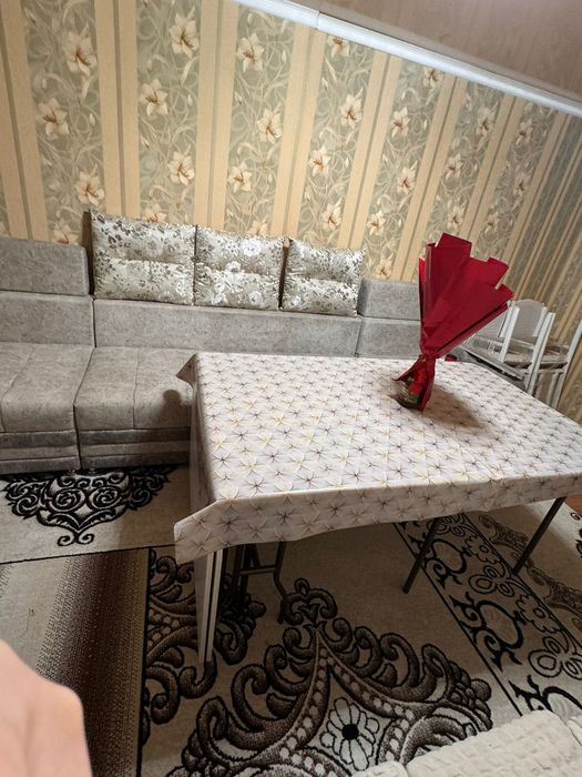 Продаю диван,4м.