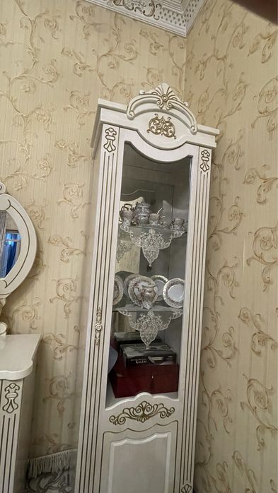 zal uchun stol stul va mebel