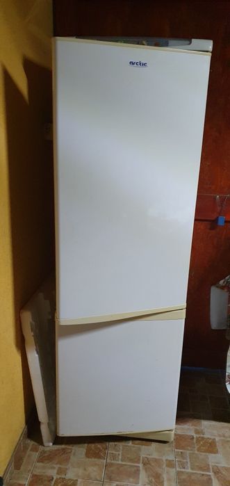 Vând frigider în stare perfectă de funcționare