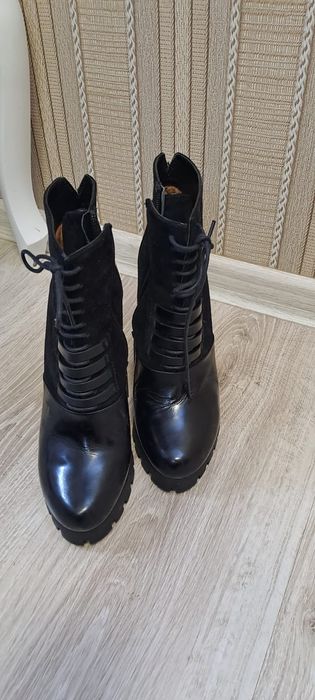 Продам ботильоны Баскони