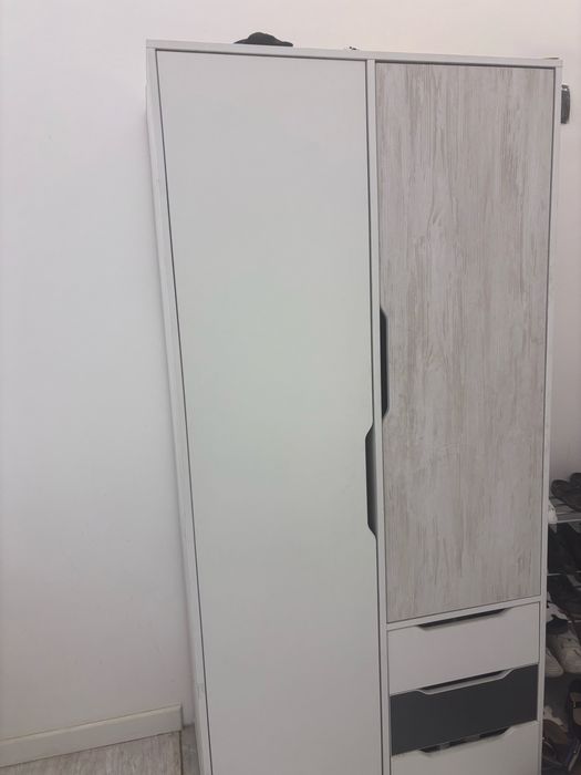 Продам шкаф в отличном состояние