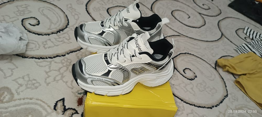 Продам детский обувь