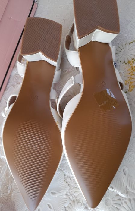 Zapatos Pantofi dama albi 39EU