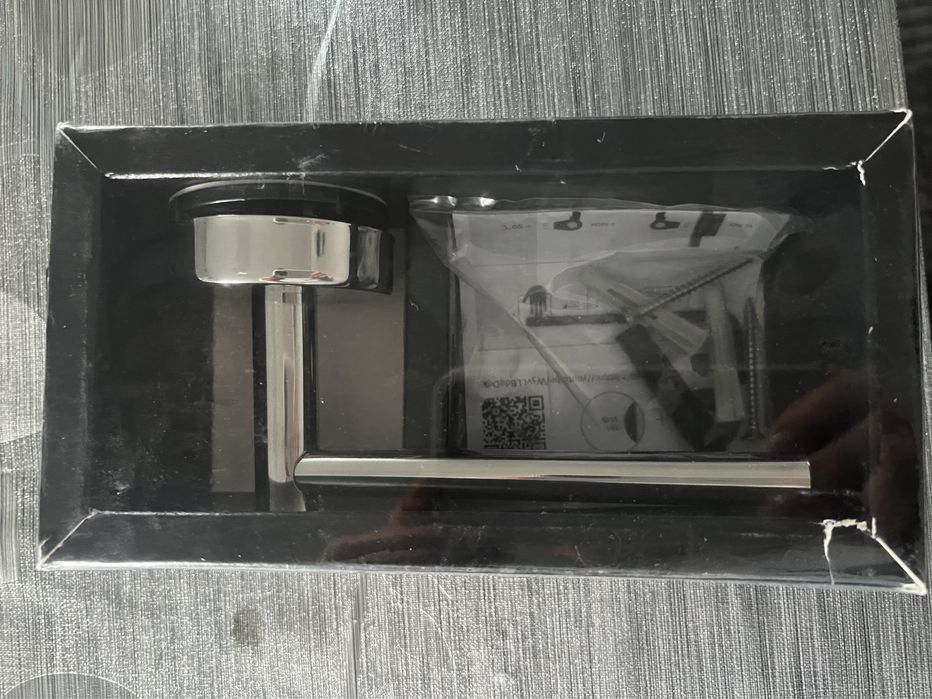 Стойка / държач за тоалетна хартия