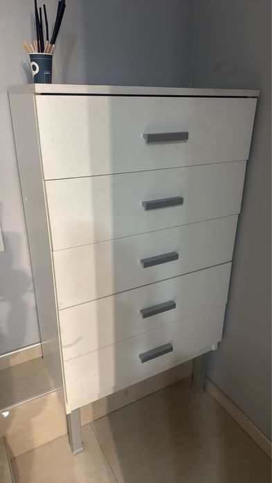 Шкафове за салон или офис