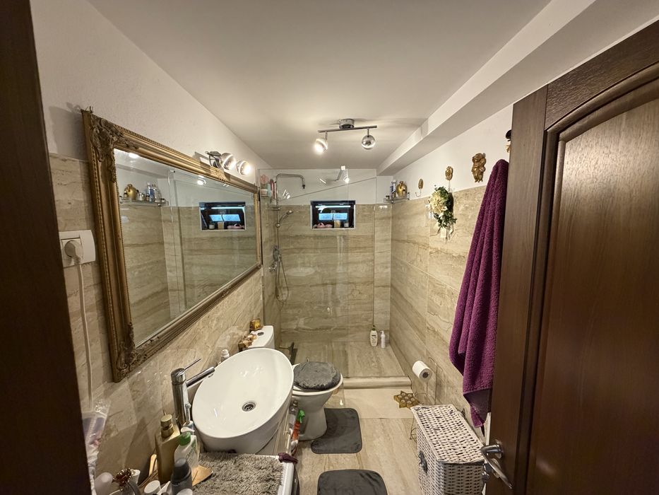 Apartament cu teransa de inchiriat