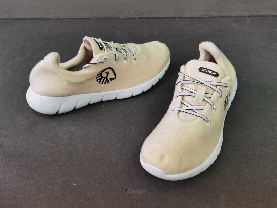 Adidasi alergare 43 44 GEISSWEIN- Elvetia Lana Merino 750 Ron Ca NOI