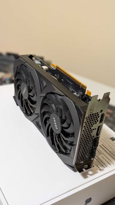 RTX 3060 ti, 4x8 RAM DDR4 3200, Gigabyte Aorus B450M, Ryzen 7 5800X3D