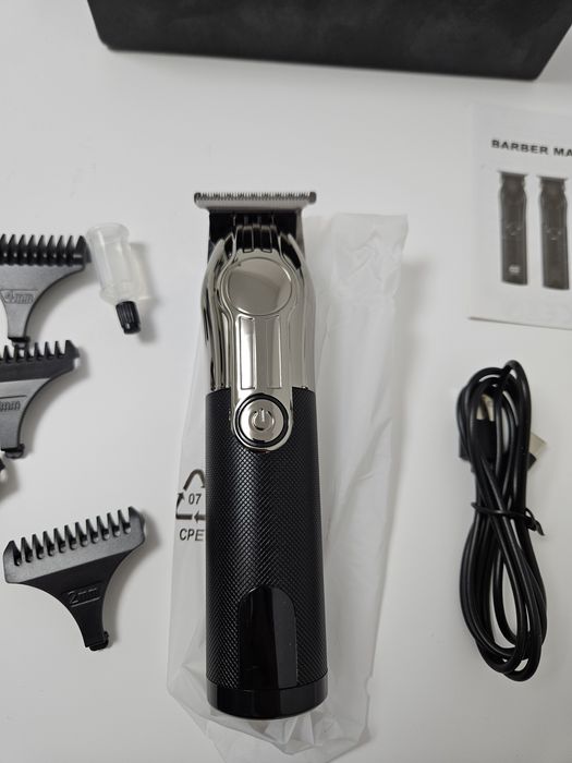 Mașină de tuns NOUĂ portabila cu display digital. 

Pretul este fix! D