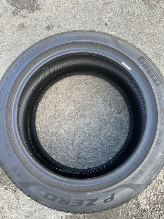 Продавам 2броя 275/40-18 Рънфлат 24г.Дот