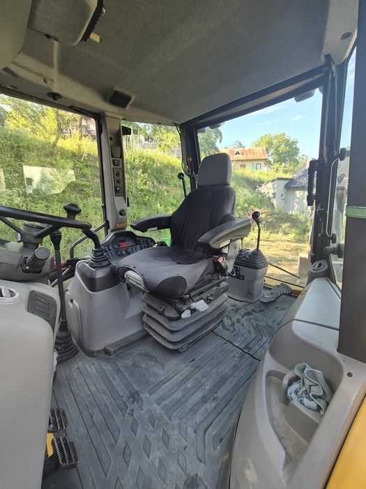 Vând buldoexcavator Volvo BL71(nu jcb,CAT,Terex)