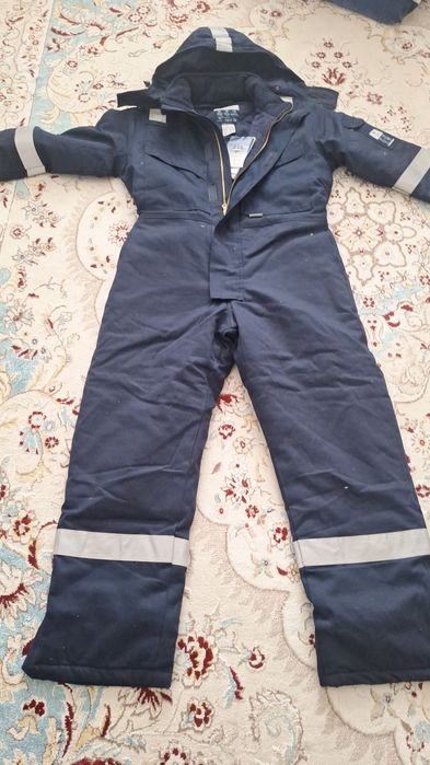 Курткалар,  комбинезондар сатылады