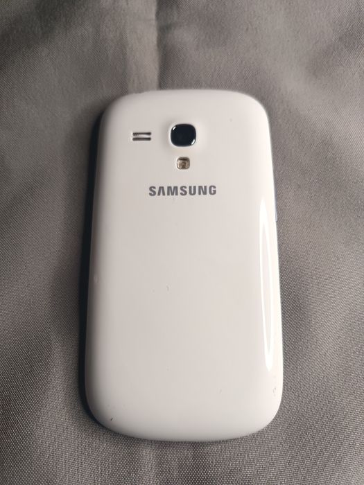 Vând Samsung Galaxy S3 mini value edition