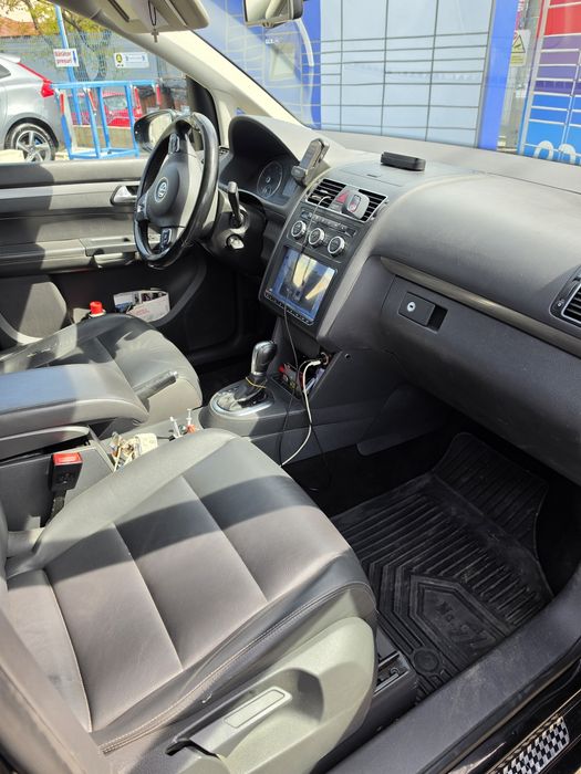 Volkswagen Touran 2.0 diesel automat 2014, 7 locuri