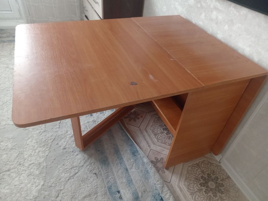 Продам стол книжка