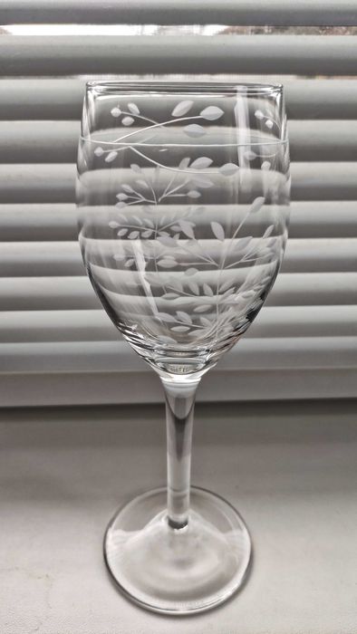 3 бр. елегантни високи кристални чаши за вино