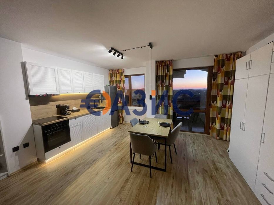 Голямо студио в комплекс "Гардения Хилс", 2 етаж, България, Слънчев