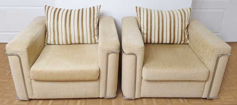 Мягкий уголок диван и 2 кресла.