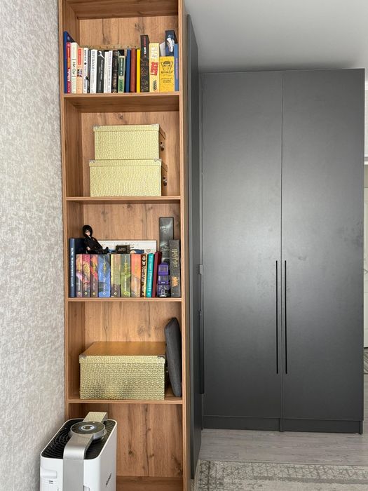 Спальный гарнитура и диван